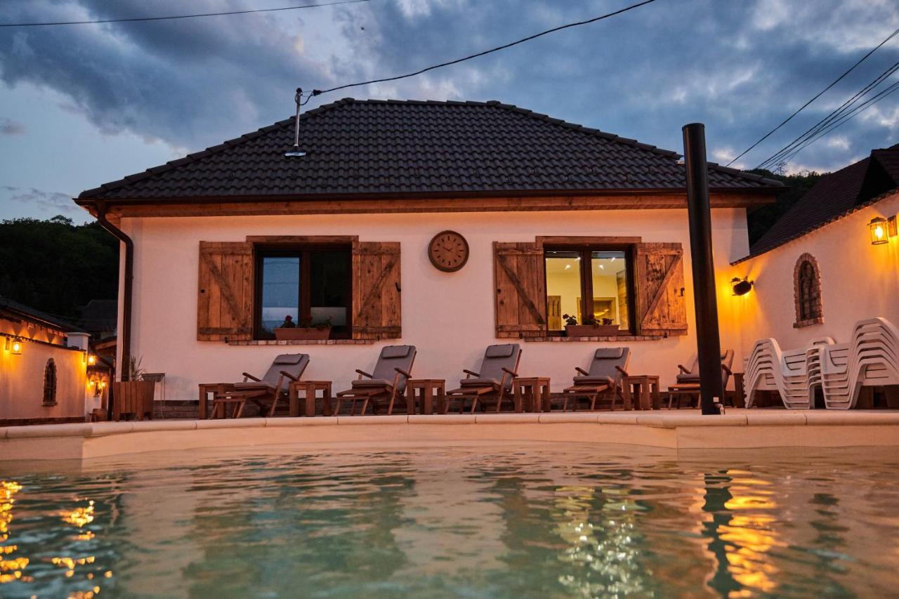 Complex Butoaiele Transilvaniei - Cazare & Spa - Natura - Relaxare Mediaş Eksteriør bilde